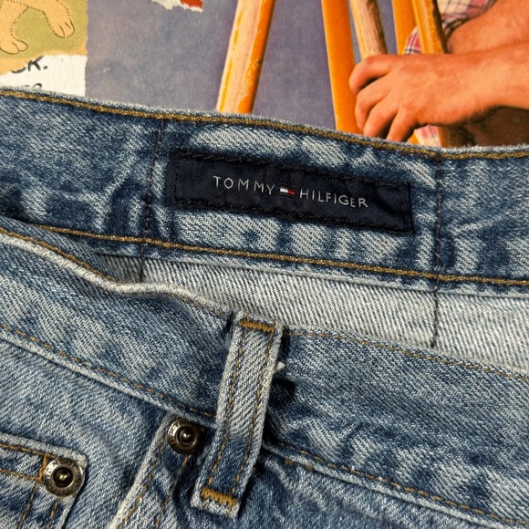 Tommy‎ Hilfiger Women's Blue Denim Shorts Cuffed Hem Est. 1985 Light Wash - Picture 2 of 11